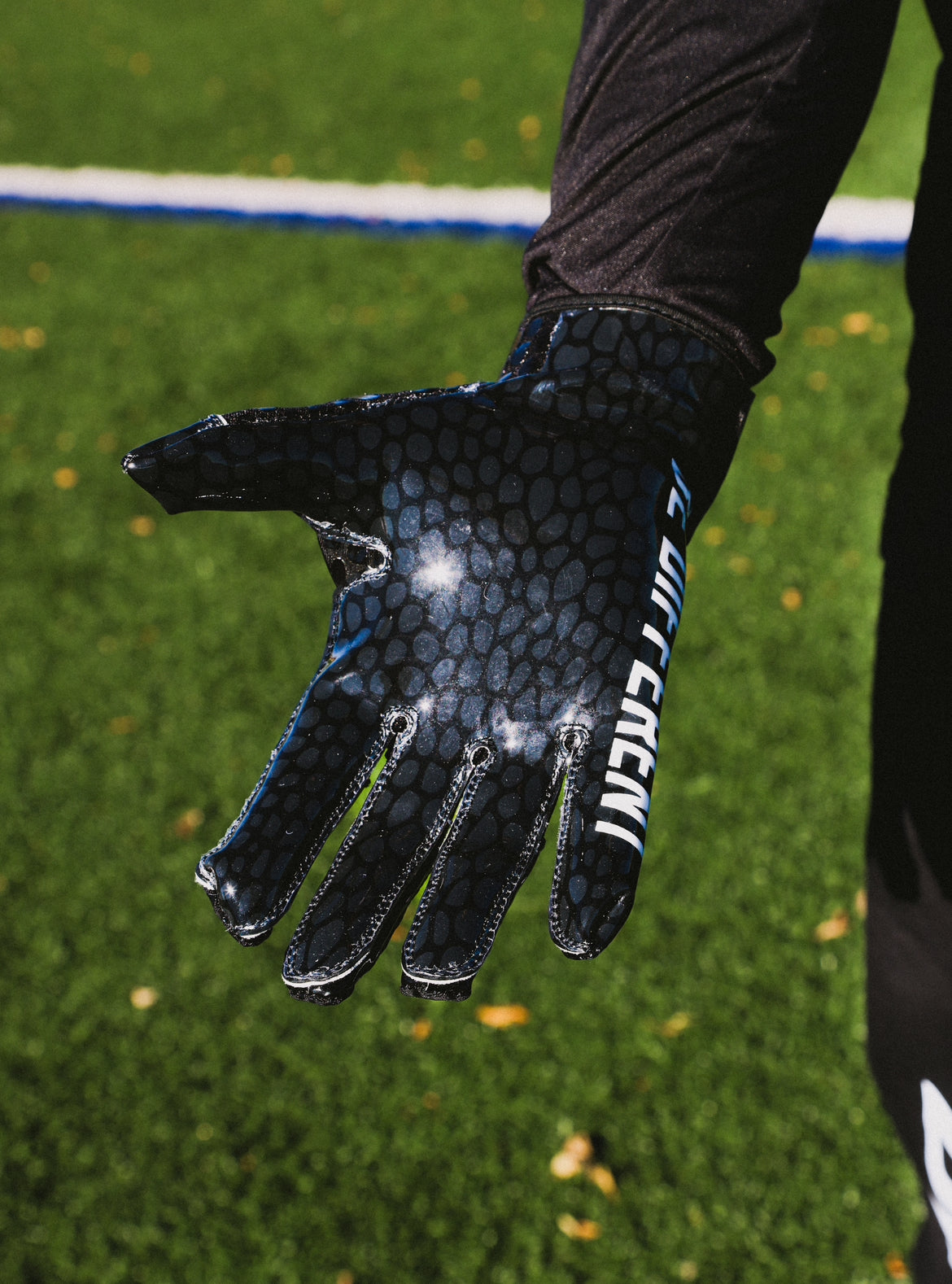 DRTYPRO Venoms Football Gloves