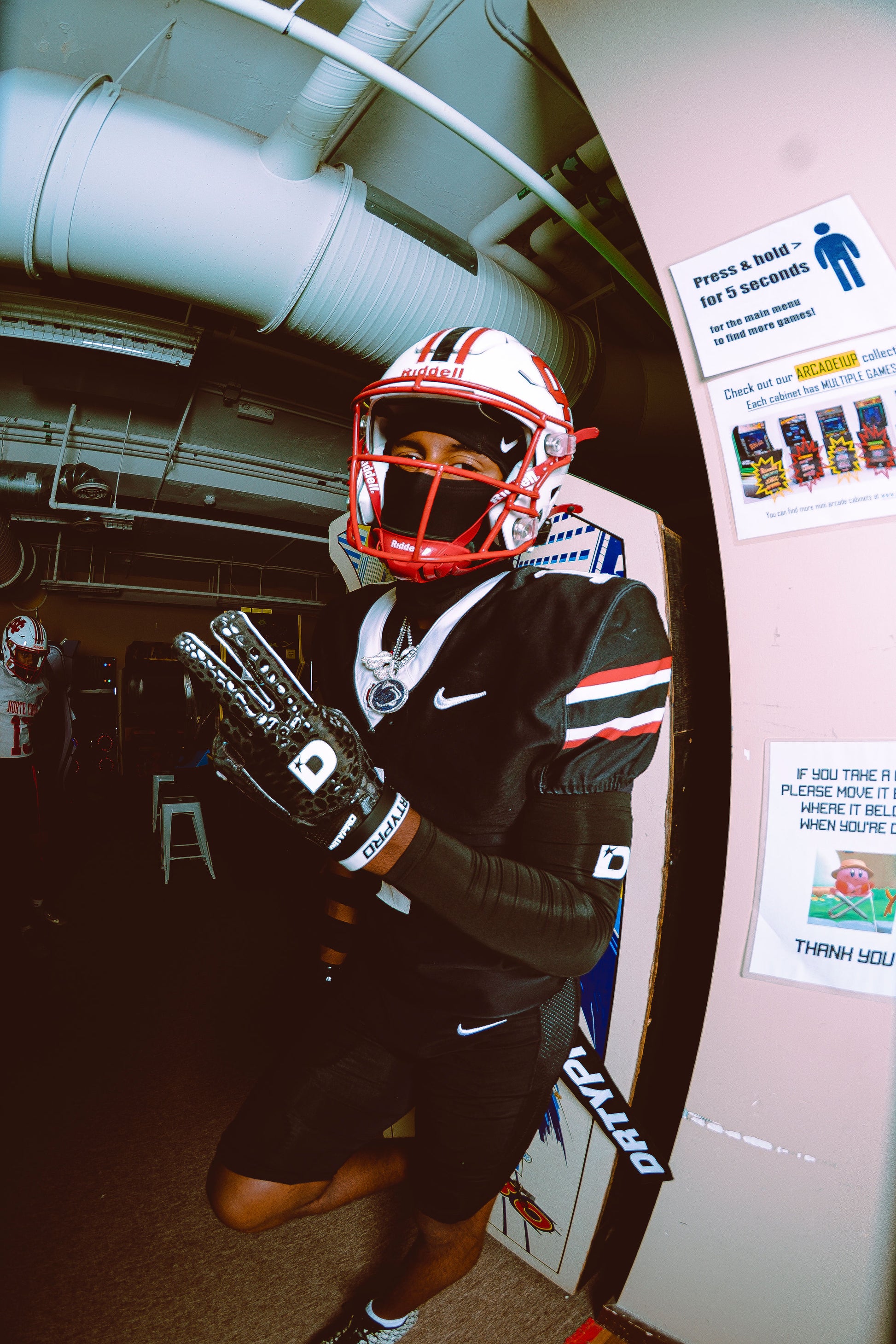 DRTYPRO Venoms Football Gloves
