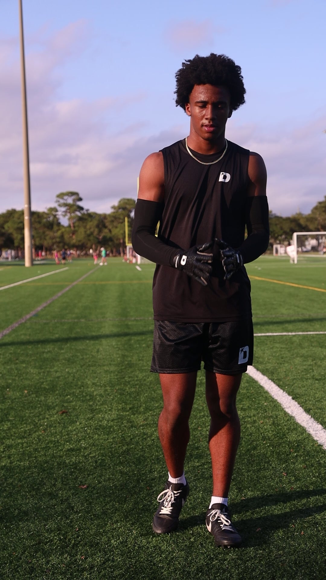 DRTYPRO Venoms Football Gloves