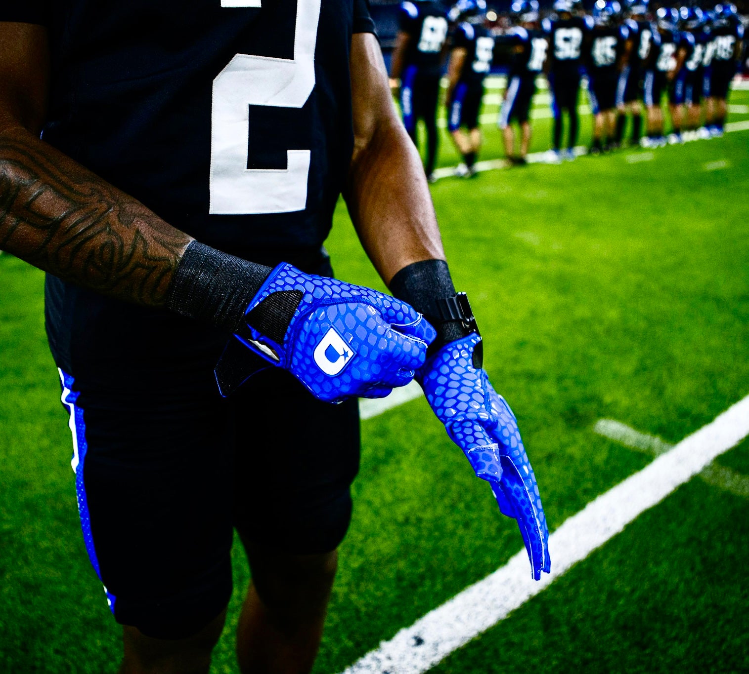 DRTYPRO Venoms Football Gloves